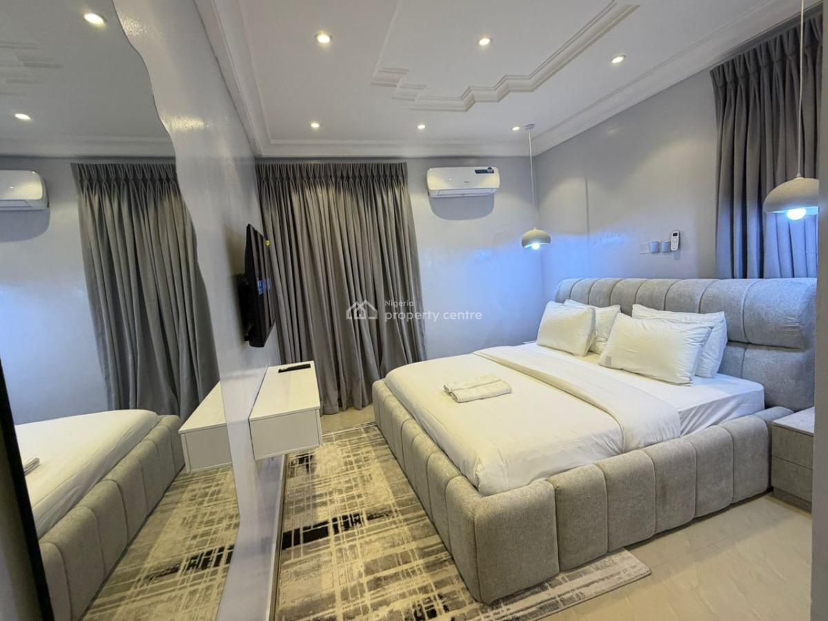 Luxury 3-bedroom Apartment  with Pool, Parkview, Ikoyi, Lagos, Flat / Apartment Short Let