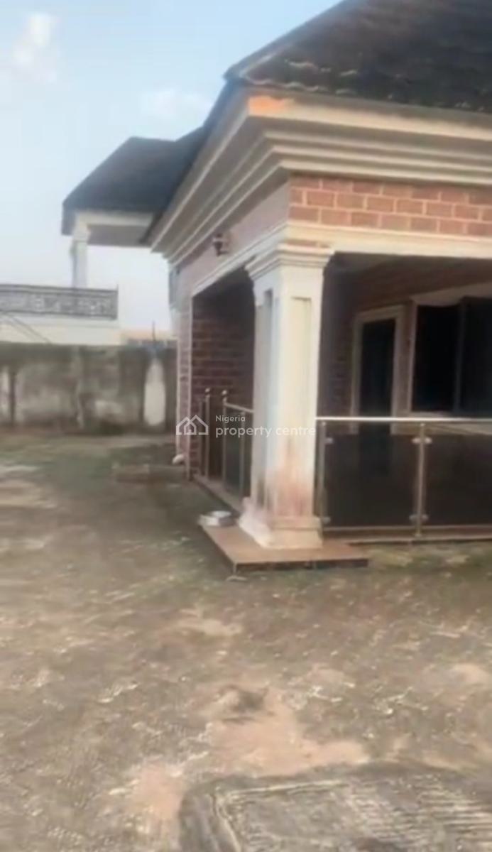 Standard Five Bedrooms and Security Post Bungalow, Location:irhirhi Off Saloon Street (close to Sky Point School) Benin C, Benin, Oredo, Edo, House for Sale