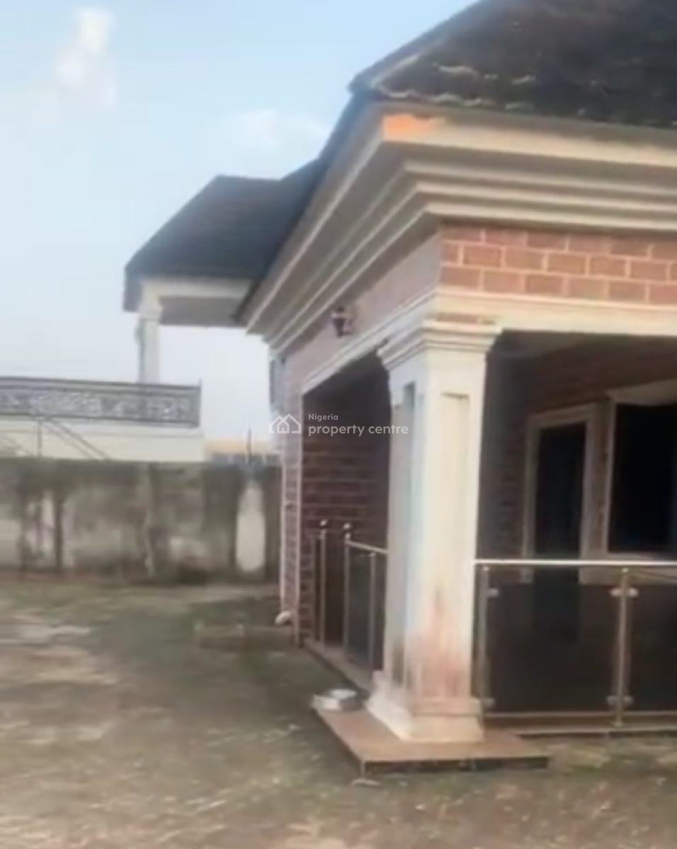 Standard Five Bedrooms and Security Post Bungalow, Location:irhirhi Off Saloon Street (close to Sky Point School) Benin C, Benin, Oredo, Edo, House for Sale