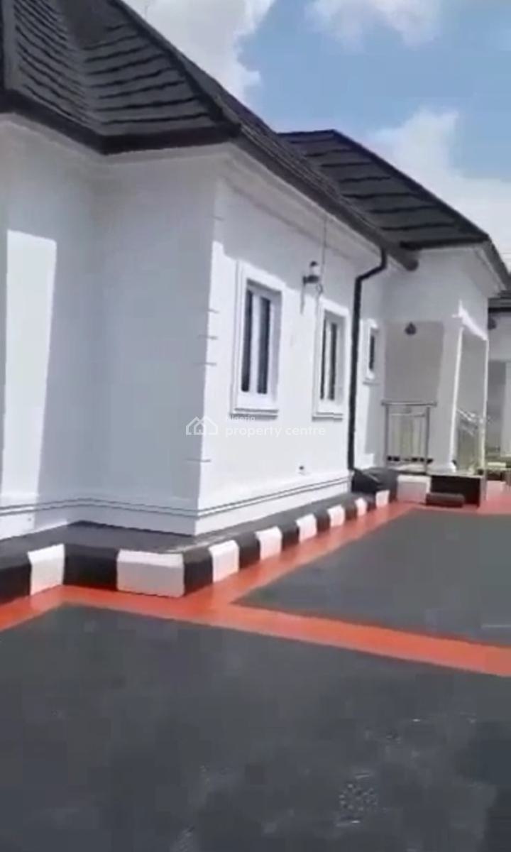 Super Standard 3flats of 2bedroomd Each All Rooms Masters Wit Pop, Location: Off Sapele Road By Back of Liberty Hotel Zion Road ,b/c, Benin, Oredo, Edo, House for Sale