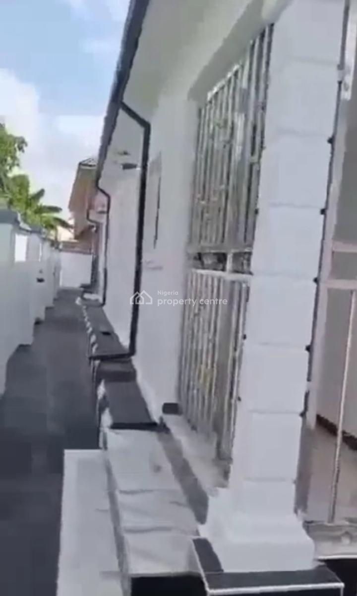 Super Standard 3flats of 2bedroomd Each All Rooms Masters Wit Pop, Location: Off Sapele Road By Back of Liberty Hotel Zion Road ,b/c, Benin, Oredo, Edo, House for Sale