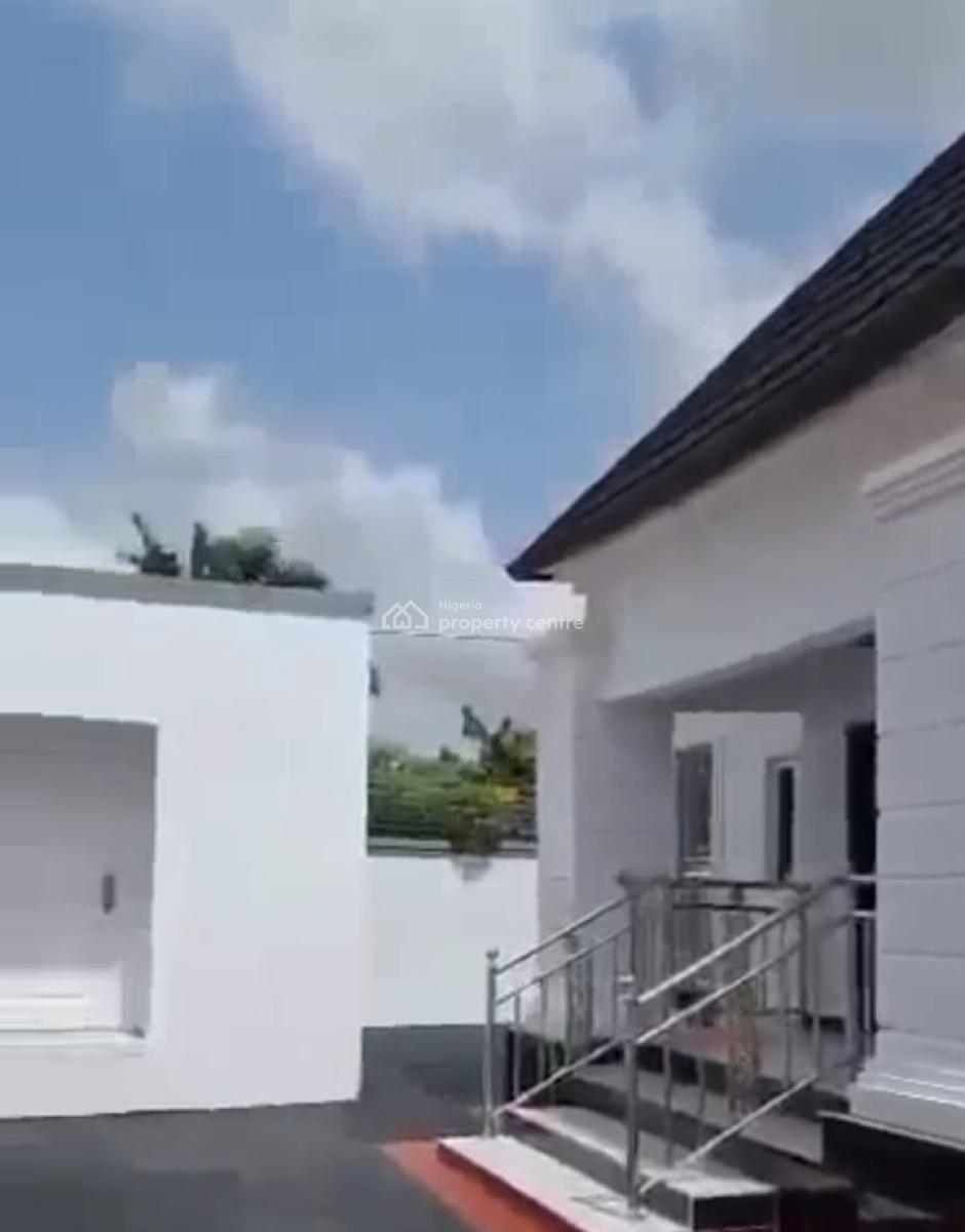 Super Standard 3flats of 2bedroomd Each All Rooms Masters Wit Pop, Location: Off Sapele Road By Back of Liberty Hotel Zion Road ,b/c, Benin, Oredo, Edo, House for Sale