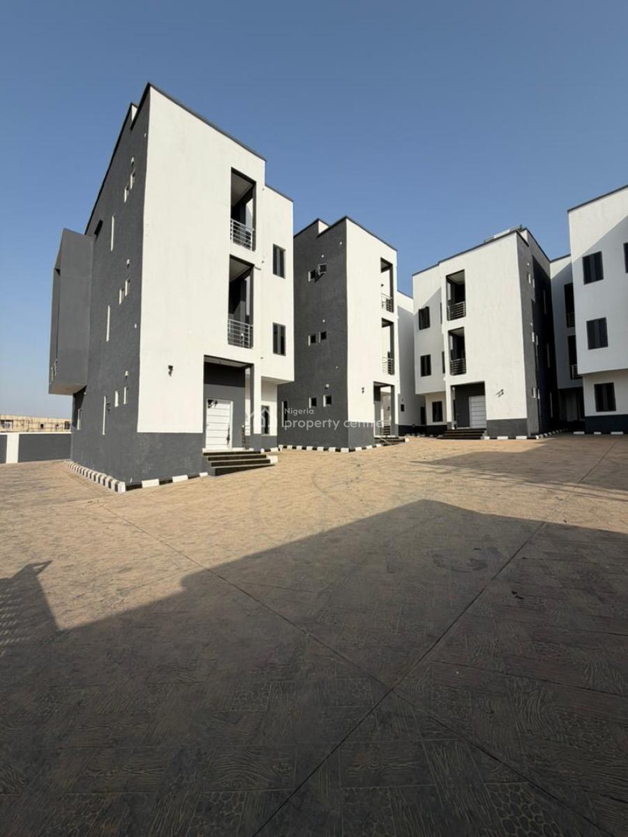 Automated 4bedroom Tarrece Duplex with Bq, Guzape, Guzape District, Abuja, Terraced Duplex for Sale