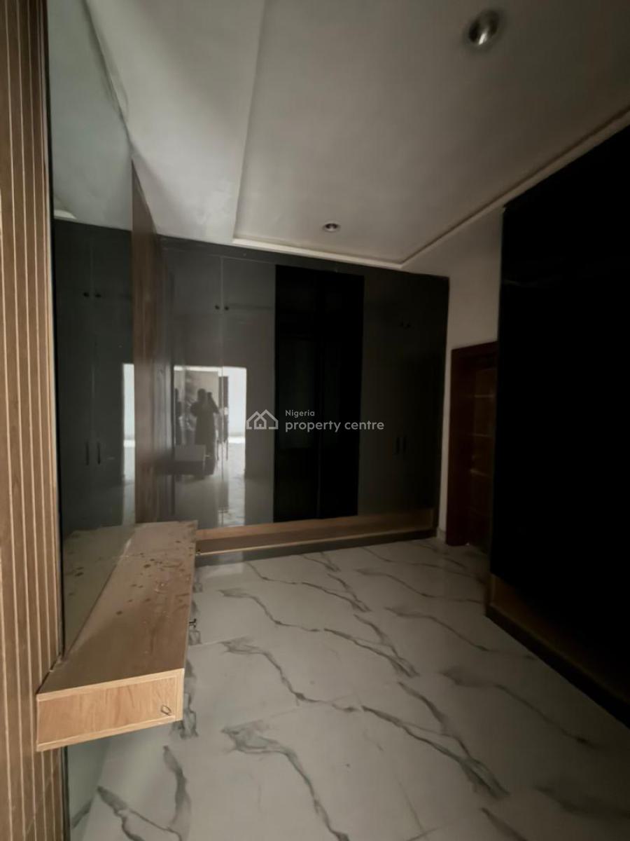 Automated 4bedroom Tarrece Duplex with Bq, Guzape, Guzape District, Abuja, Terraced Duplex for Sale