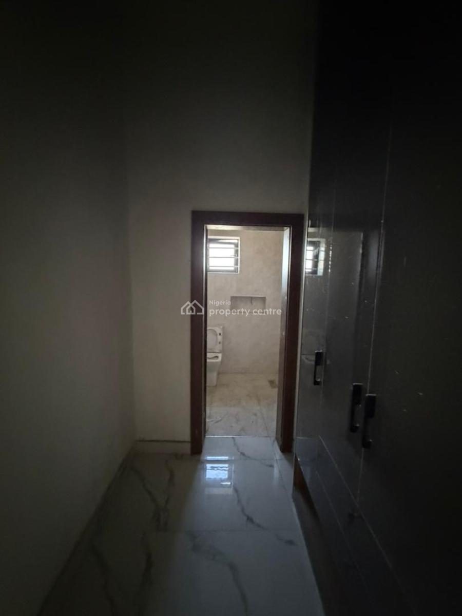 Automated 4bedroom Tarrece Duplex with Bq, Guzape, Guzape District, Abuja, Terraced Duplex for Sale