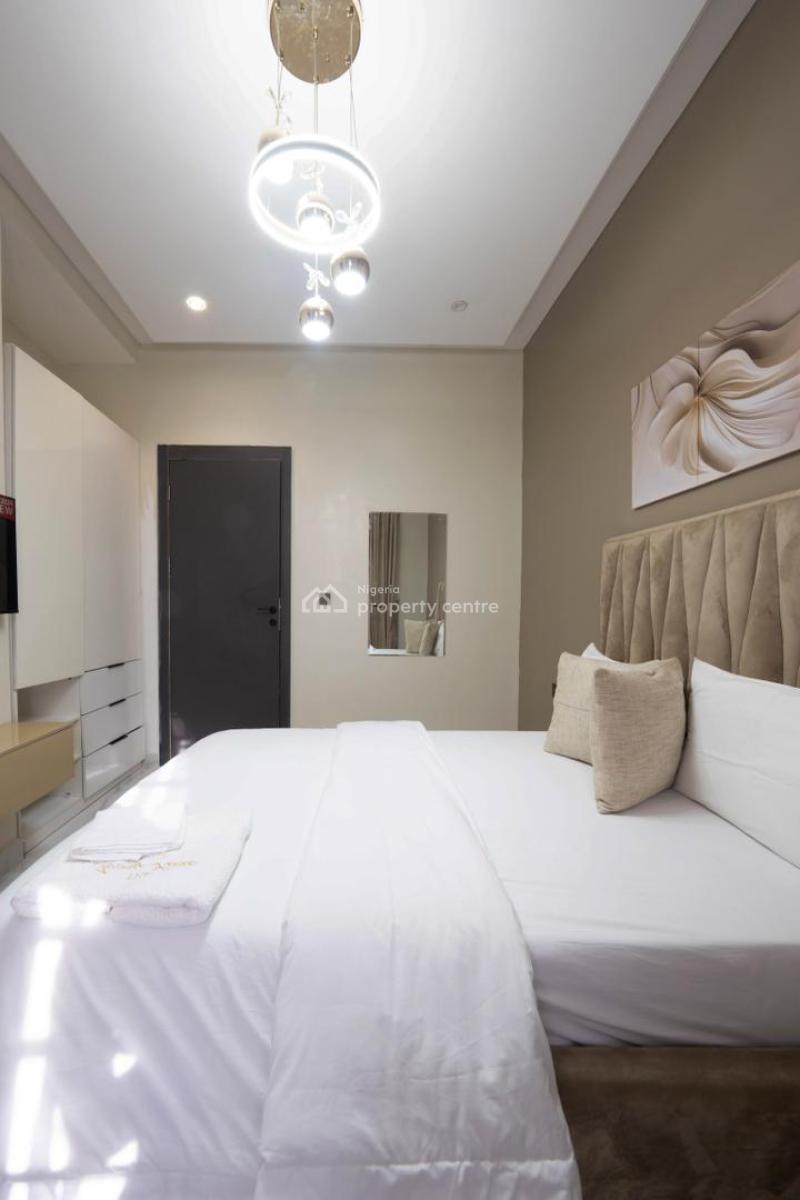 Luxurious 3 Bedroom Apartment, Lekki Phase 1, Lekki, Lagos, Flat / Apartment Short Let