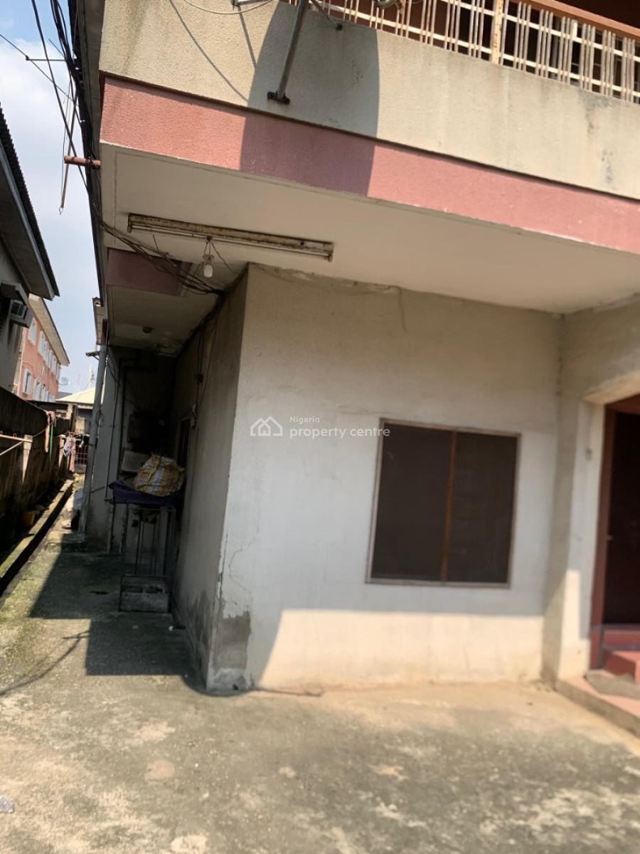 Renovatible 2 Units of Semi Detached Duplex of a Storey Building, Yaba, Lagos, House for Sale