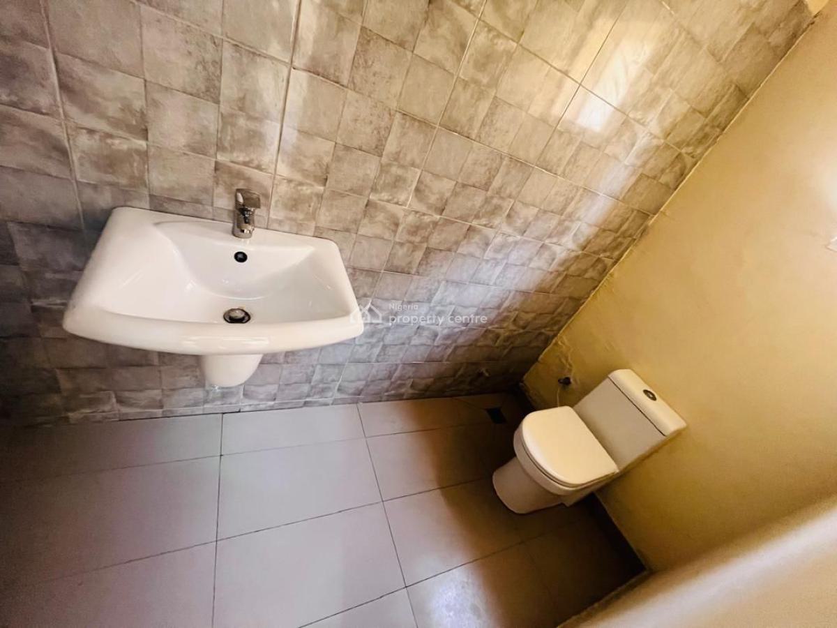 Massive Single Room, Lekki, Lagos, Flat / Apartment for Rent