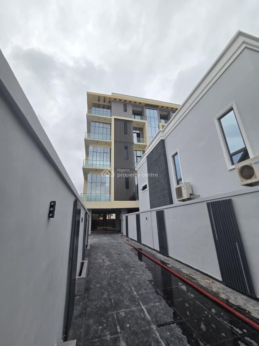 Lovely 3 Bedroom Apartment with a Pool and Gym, Lekki Phase 1, Lekki, Lagos, Flat / Apartment for Sale