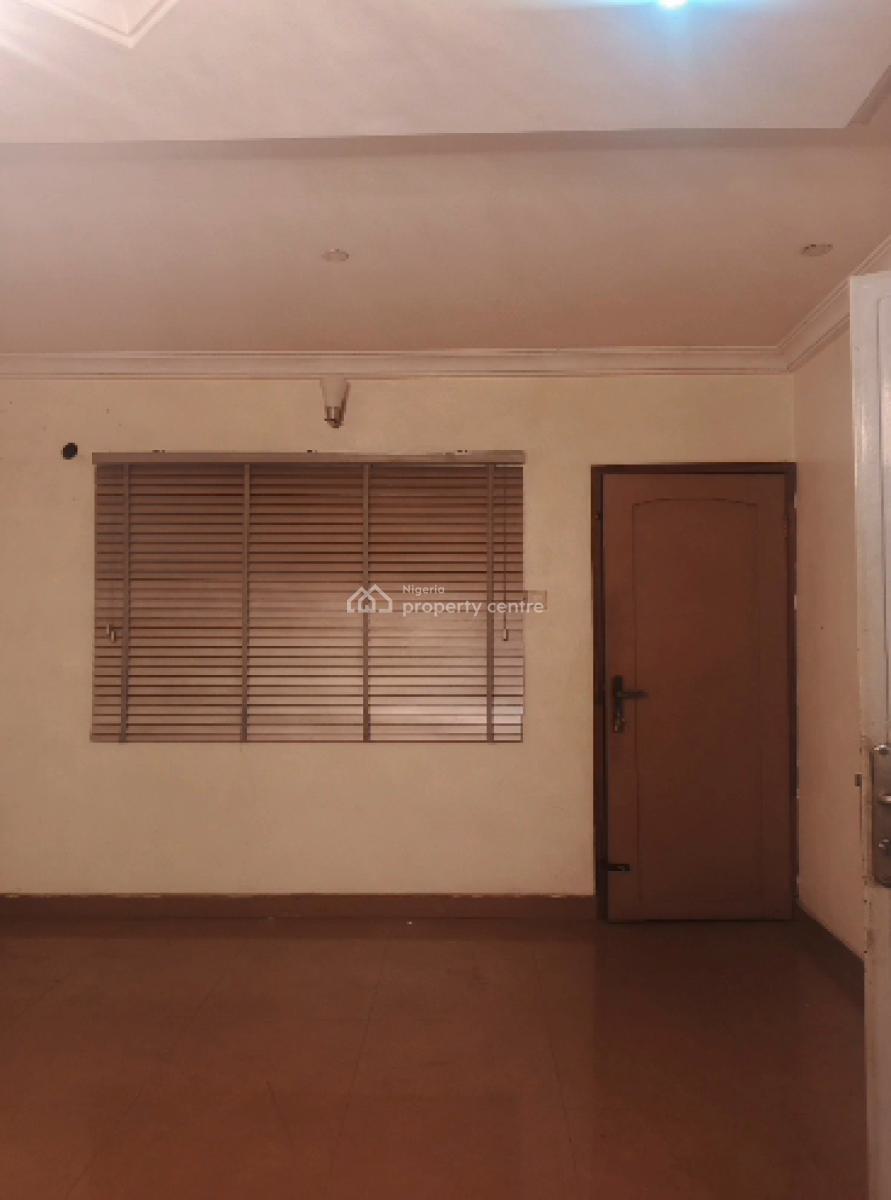 3 Bedroom Flat, Off Commercial Avenue, Sabo, Yaba, Lagos, Flat / Apartment for Rent