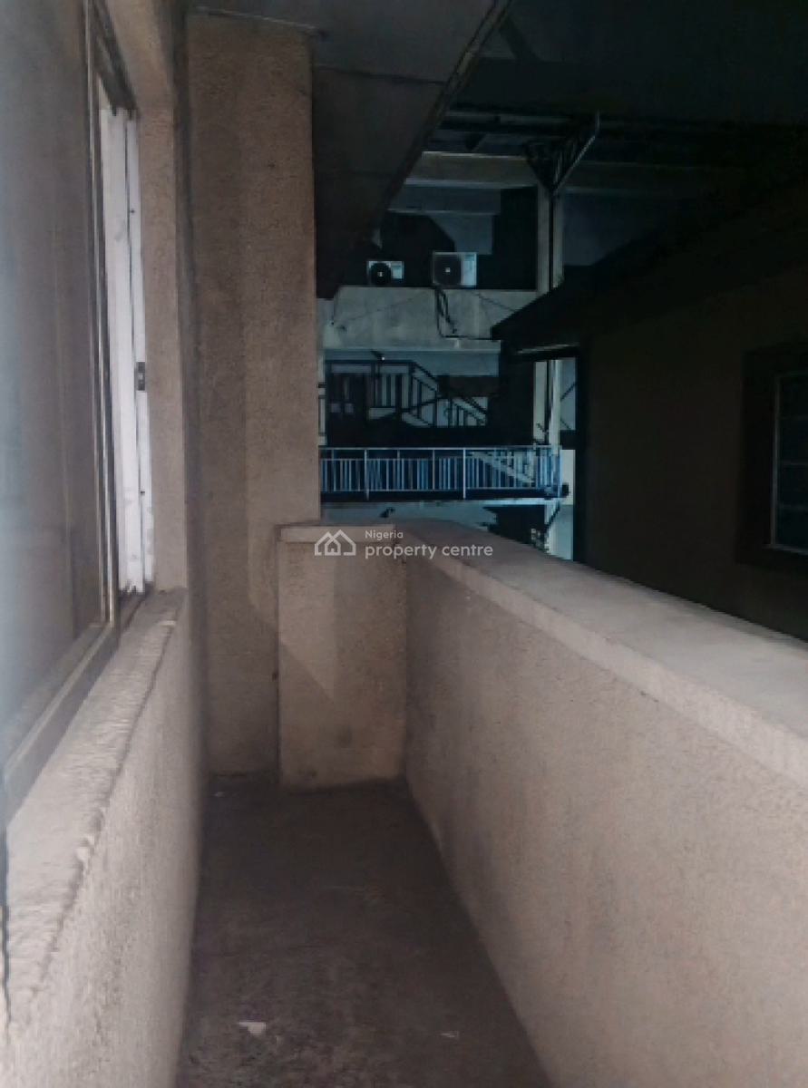 3 Bedroom Flat, Off Commercial Avenue, Sabo, Yaba, Lagos, Flat / Apartment for Rent