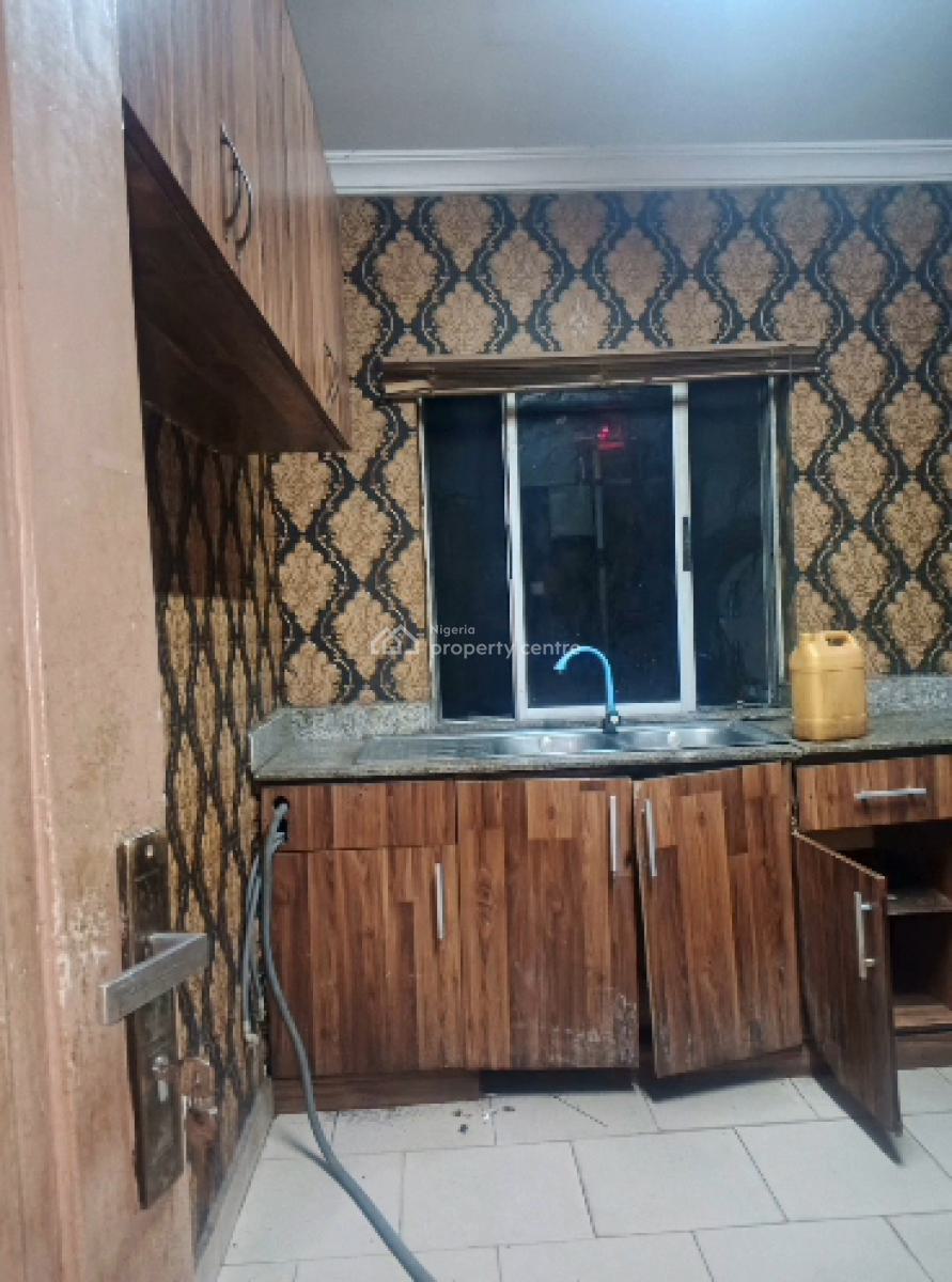 3 Bedroom Flat, Off Commercial Avenue, Sabo, Yaba, Lagos, Flat / Apartment for Rent