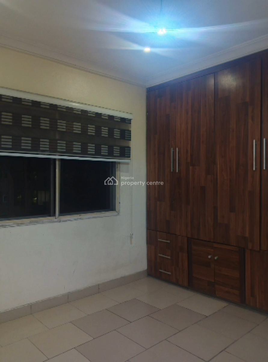 3 Bedroom Flat, Off Commercial Avenue, Sabo, Yaba, Lagos, Flat / Apartment for Rent
