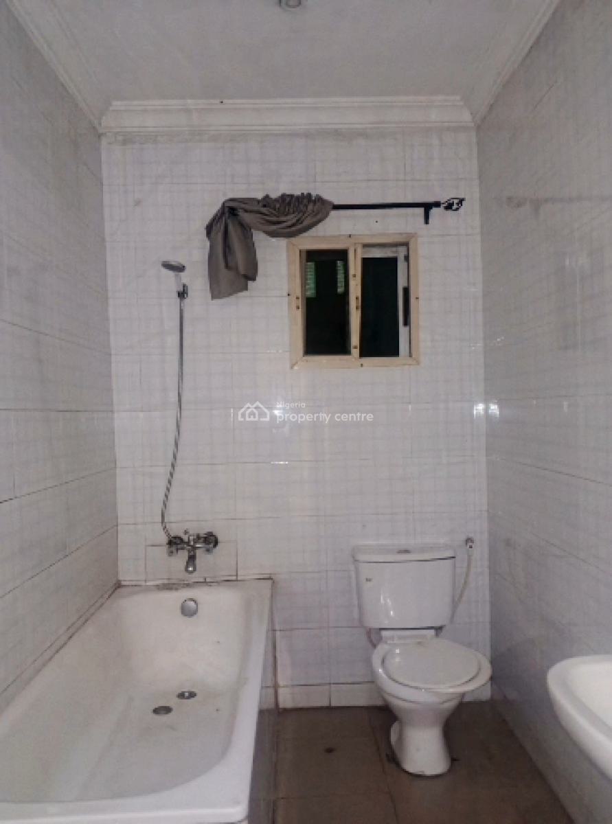 3 Bedroom Flat, Off Commercial Avenue, Sabo, Yaba, Lagos, Flat / Apartment for Rent