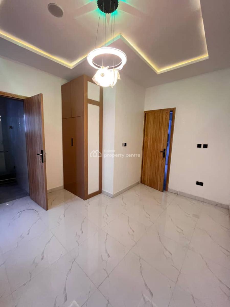 Spacious 4 Bedroom Semi Detached Duplex, Lekki Phase 1, Lekki, Lagos, Flat / Apartment for Rent