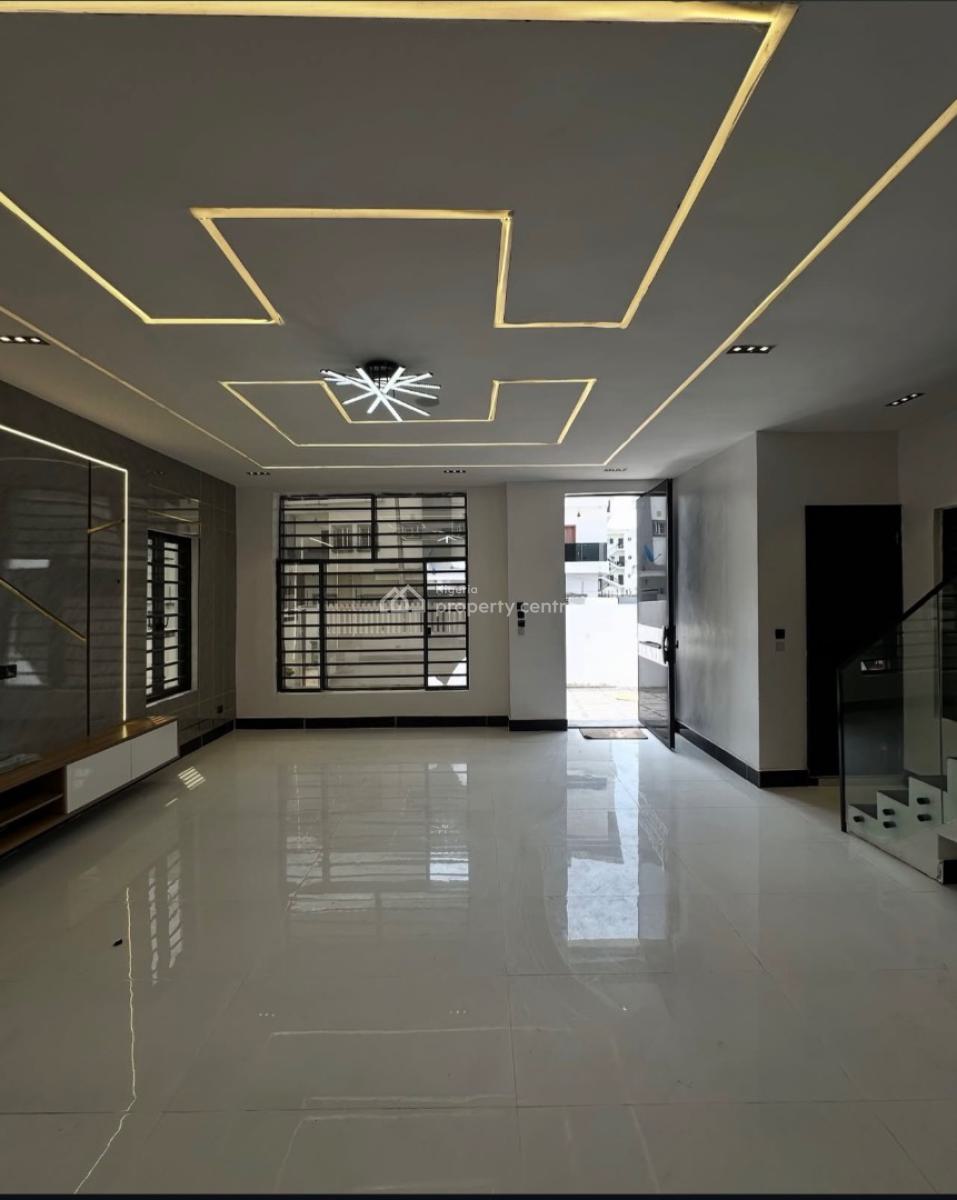 5 Bedroom House with a Playground, Ologolo Lekki, Lekki, Lagos, Detached Duplex for Sale