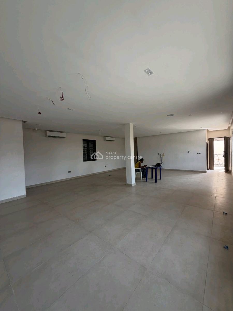 Solid Home with Everything You Need in a Good Location, Guzape District, Abuja, House for Sale