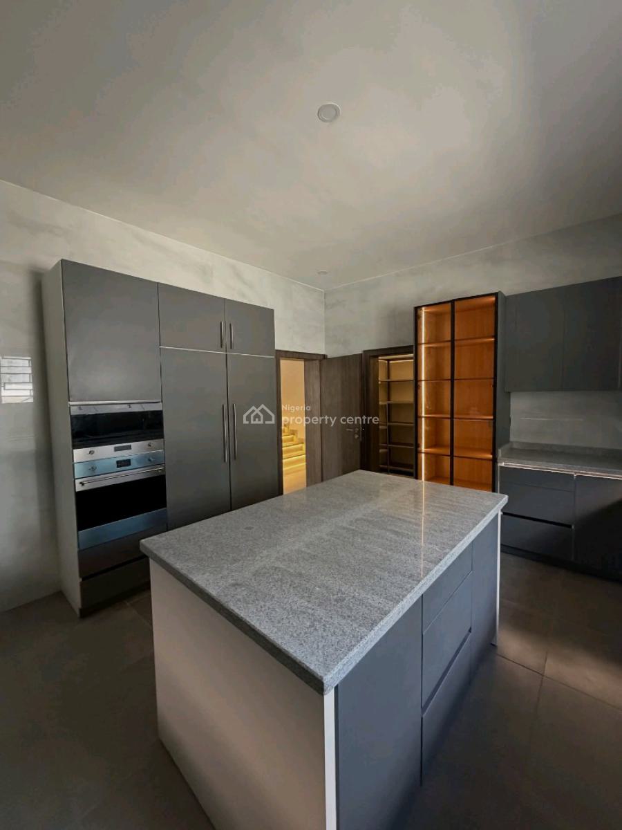 Solid Home with Everything You Need in a Good Location, Guzape District, Abuja, House for Sale