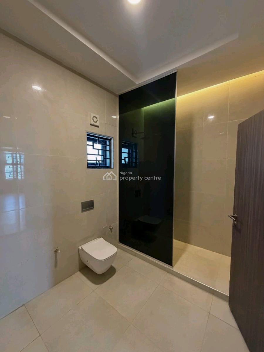 Solid Home with Everything You Need in a Good Location, Guzape District, Abuja, House for Sale