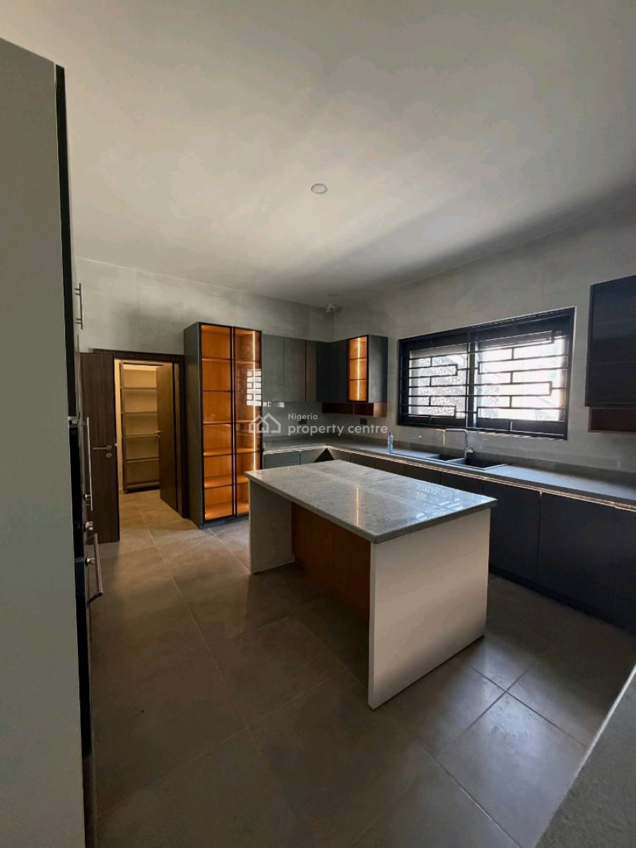 Solid Home with Everything You Need in a Good Location, Guzape District, Abuja, House for Sale