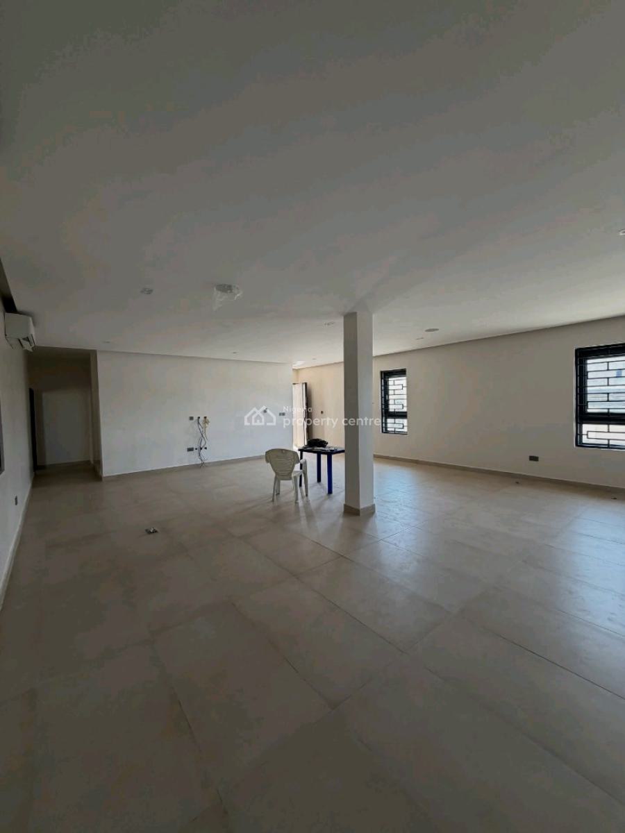 Solid Home with Everything You Need in a Good Location, Guzape District, Abuja, House for Sale