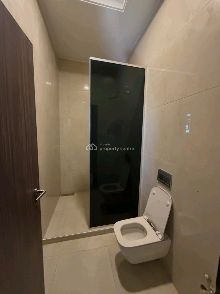 Solid Home with Everything You Need in a Good Location, Guzape District, Abuja, House for Sale