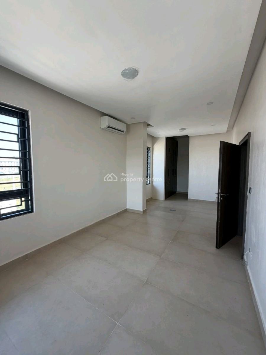 Solid Home with Everything You Need in a Good Location, Guzape District, Abuja, House for Sale