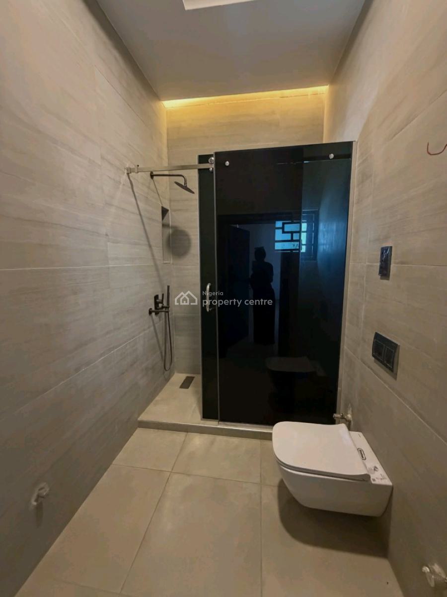 Solid Home with Everything You Need in a Good Location, Guzape District, Abuja, House for Sale