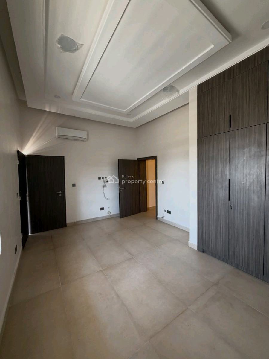 Solid Home with Everything You Need in a Good Location, Guzape District, Abuja, House for Sale