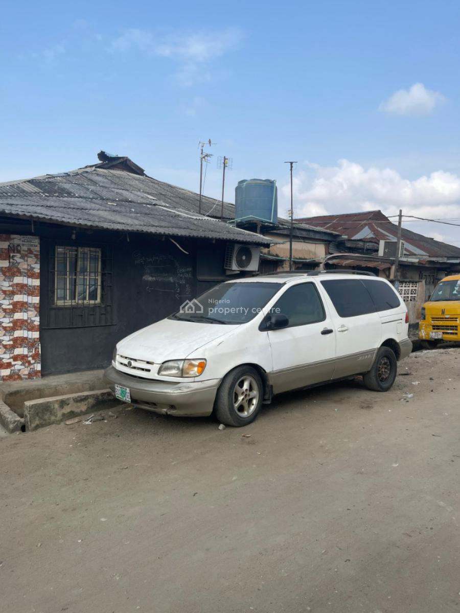 Land, Bungalow on a 250+sqm Land Renovatable at Mushin, Itire, Lagos, Residential Land for Sale