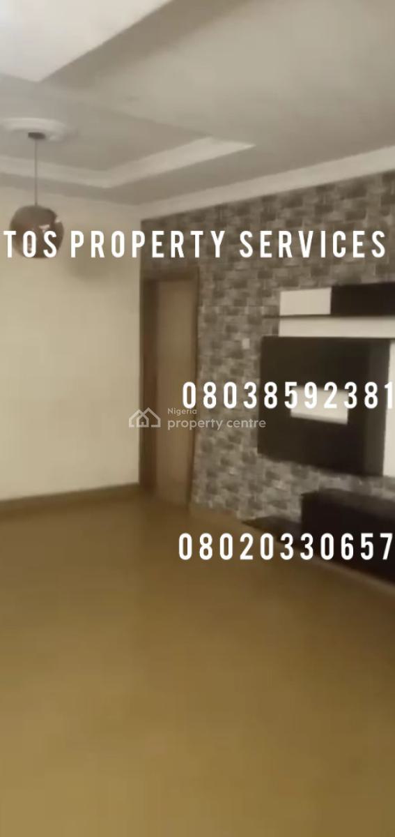 Lovely & Spacious 3 Bedroom Apartment, Off Herbert Macaulay Way, Yaba, Lagos, Flat / Apartment for Rent
