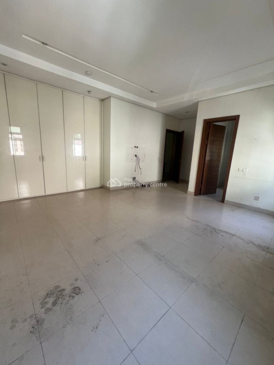 Commercial 4 Bedroom Duplex, Lekki Phase 1, Lekki, Lagos, Semi-detached Duplex for Rent
