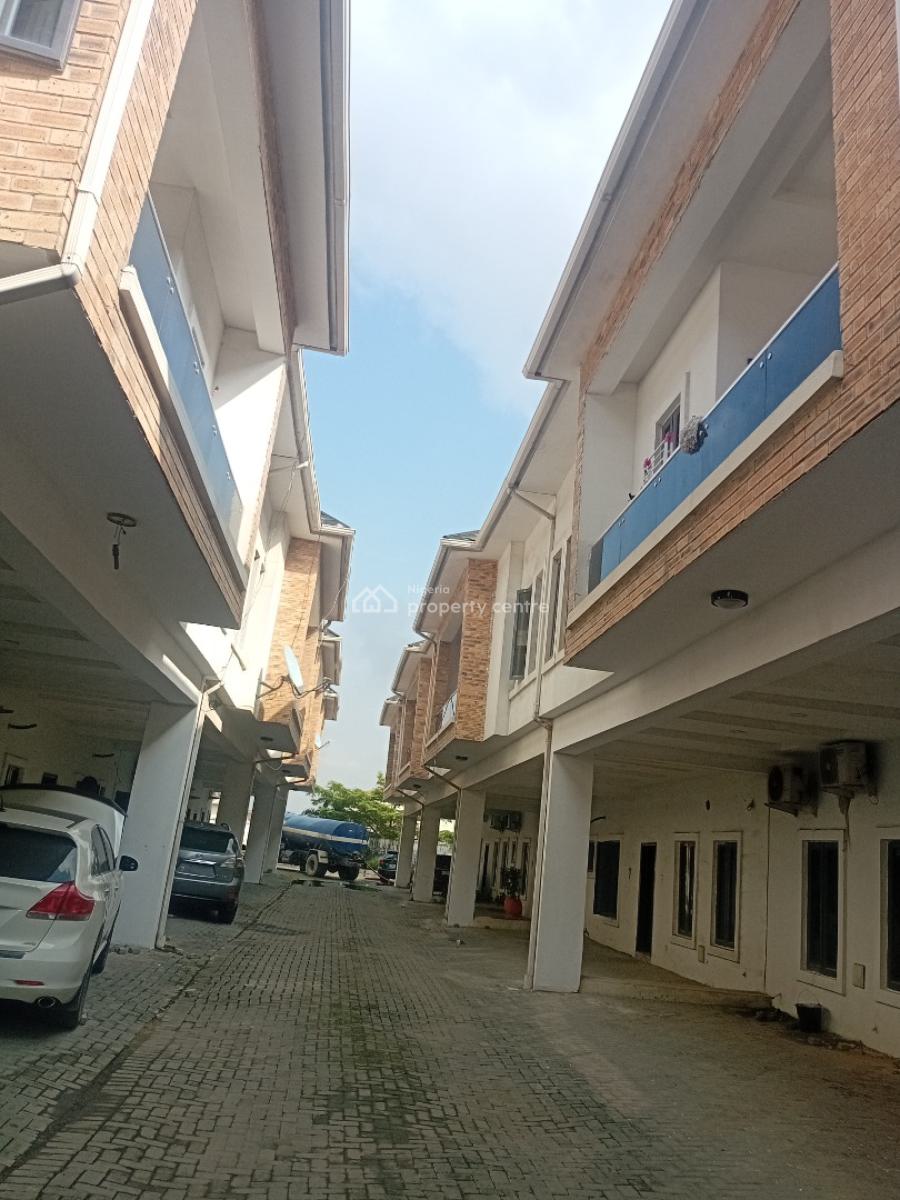 Taste of Elegance in a 1bedroom Apartment (room&parlour Upstairs), Orchid Road, Lekki, Lagos, Terraced Duplex for Rent
