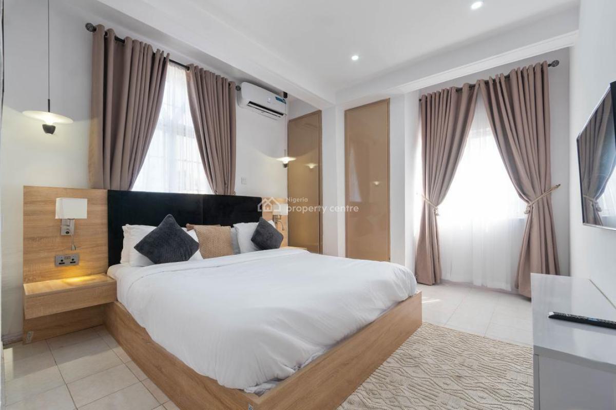 Waterfront 4 Bedroom Apartment, Lekki Phase 1, Lekki, Lagos, Flat / Apartment Short Let