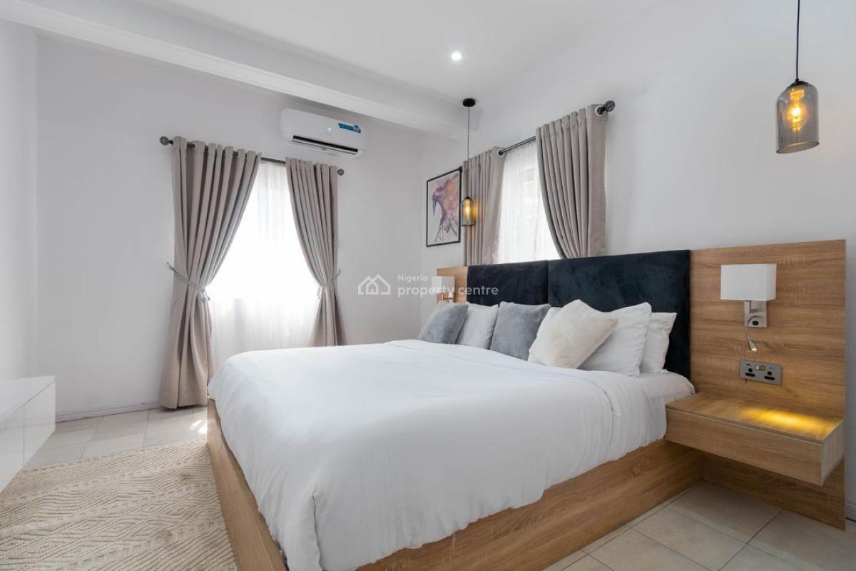 Waterfront 4 Bedroom Apartment, Lekki Phase 1, Lekki, Lagos, Flat / Apartment Short Let