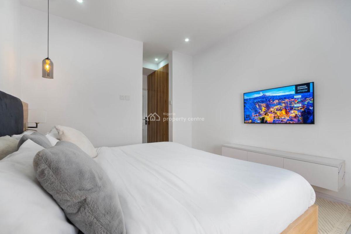 Waterfront 4 Bedroom Apartment, Lekki Phase 1, Lekki, Lagos, Flat / Apartment Short Let