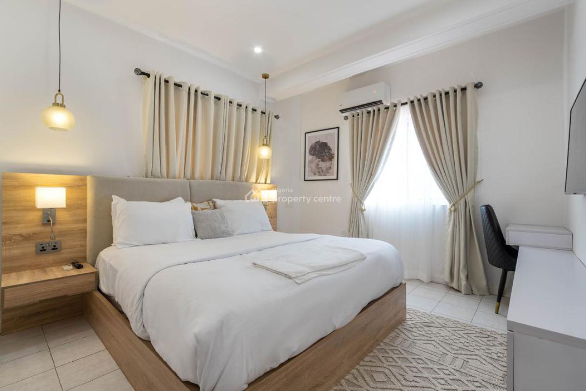 Waterfront 4/3 Bedroom Apartment, Lekki Phase 1, Lekki, Lagos, Flat / Apartment Short Let