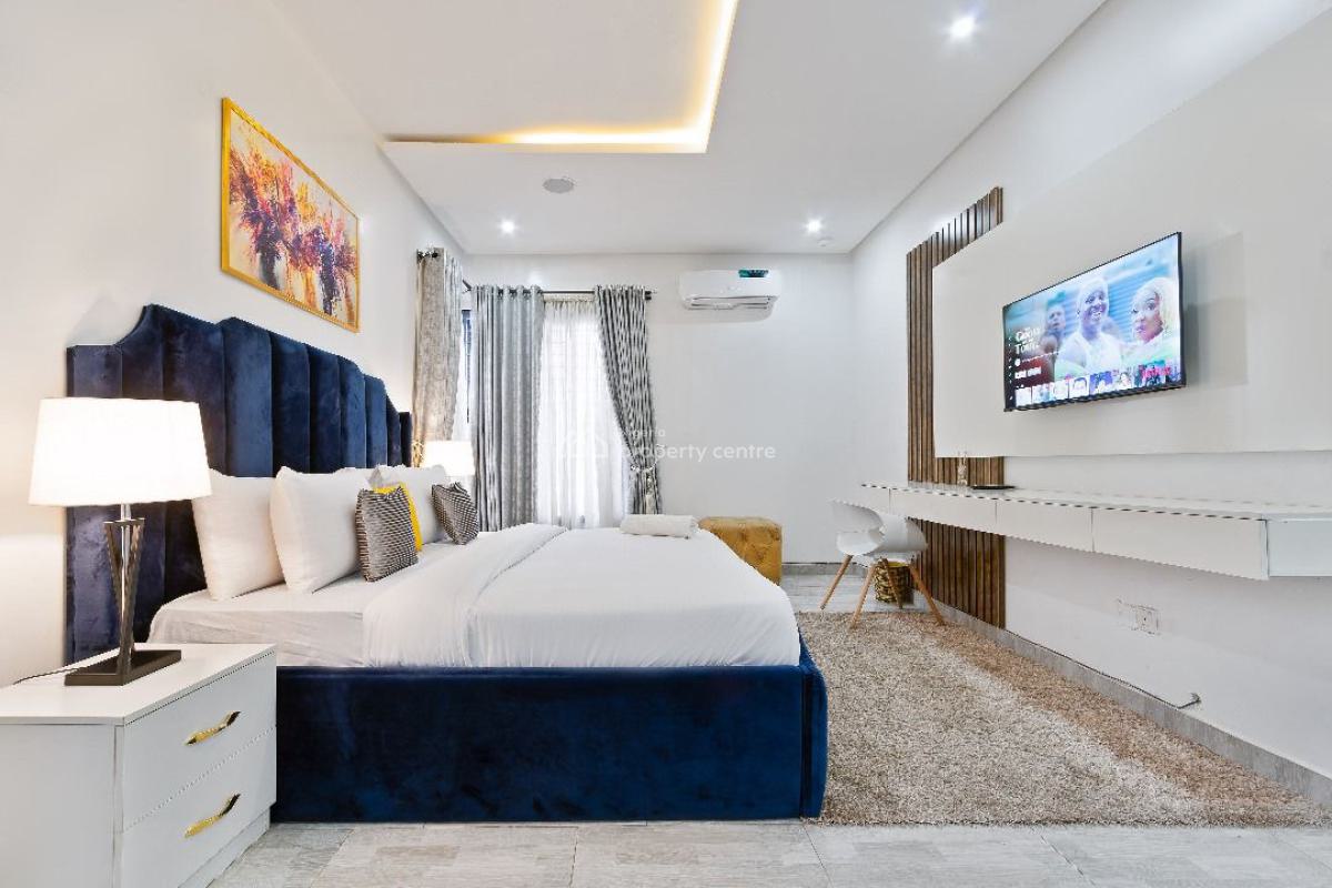 Fully Furnished 3 Bedroom with Exclusive Features Avail for Dec Bookin, Fully Furnished 3 Bedroom with Exclusive Features Avail for Dec Bookin, Lekki Phase 1, Lekki, Lagos, Flat / Apartment Short Let