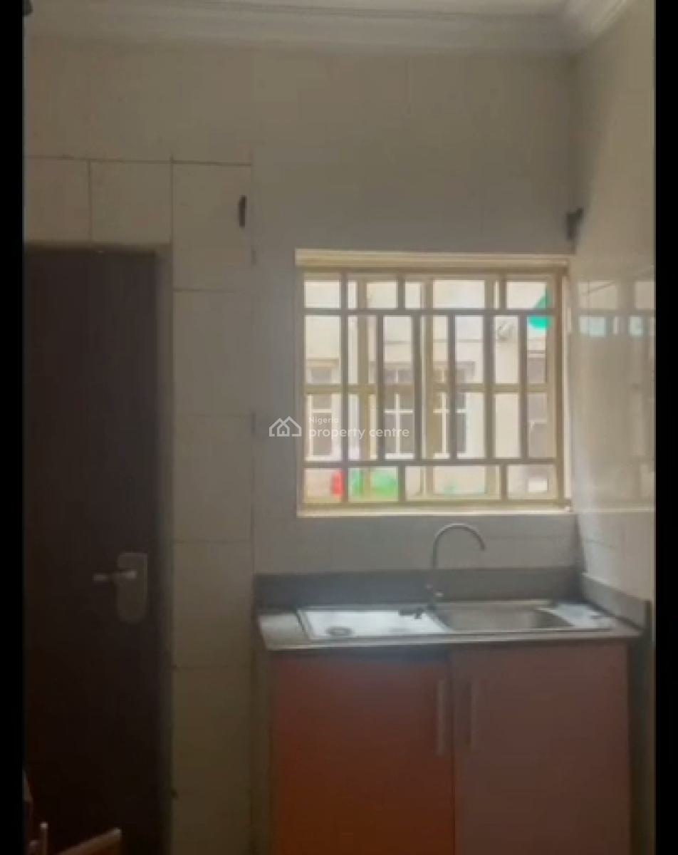 Spacious 3 Bedroom Apartment, Adeniyi Jones, Adeniyi Jones, Ikeja, Lagos, Flat / Apartment for Rent
