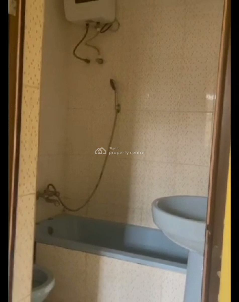 Spacious 3 Bedroom Apartment, Adeniyi Jones, Adeniyi Jones, Ikeja, Lagos, Flat / Apartment for Rent