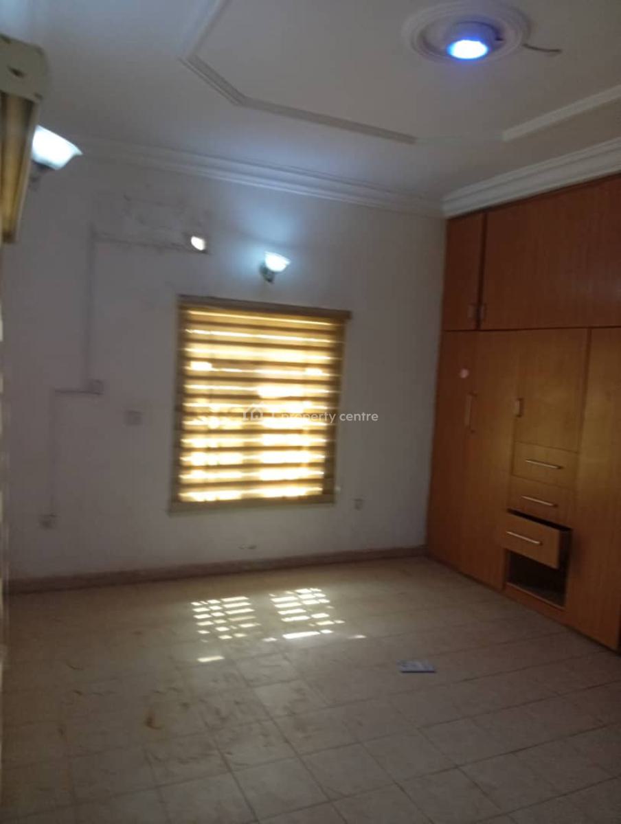 Massive 3 Bedroom Apartment with Two Living Rooms, Nicole Junction Axis, Katampe (main), Katampe, Abuja, Flat / Apartment for Rent