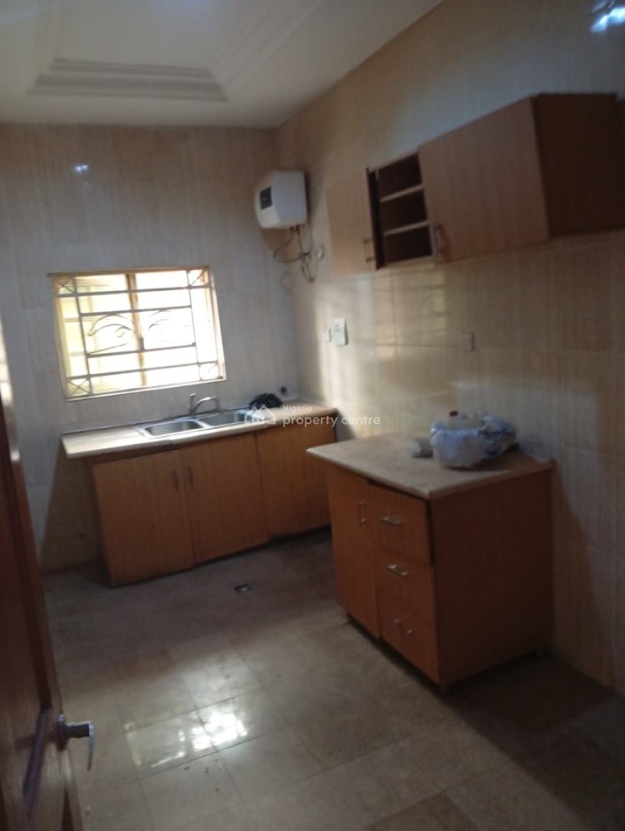 Massive 3 Bedroom Apartment with Two Living Rooms, Nicole Junction Axis, Katampe (main), Katampe, Abuja, Flat / Apartment for Rent