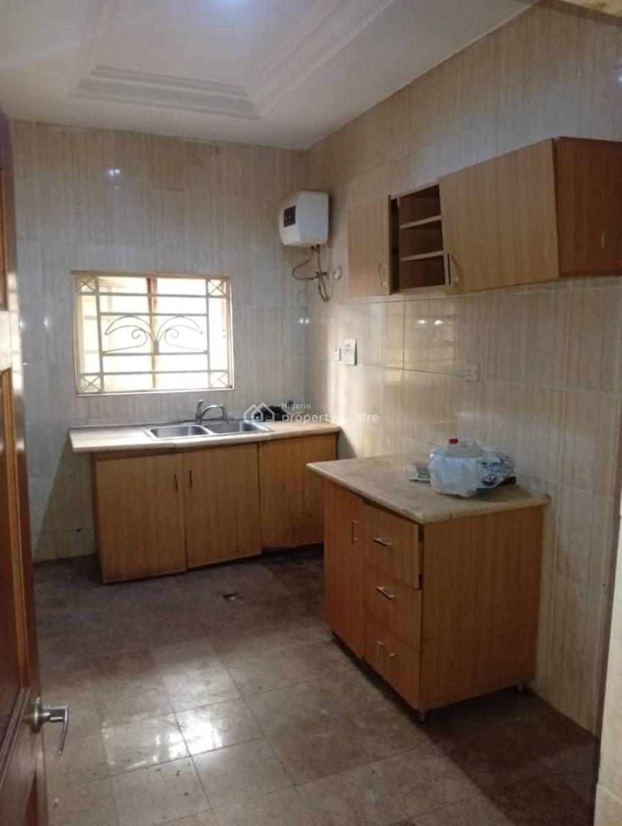Massive 3 Bedroom Apartment with Two Living Rooms, Nicole Junction Axis, Katampe (main), Katampe, Abuja, Flat / Apartment for Rent