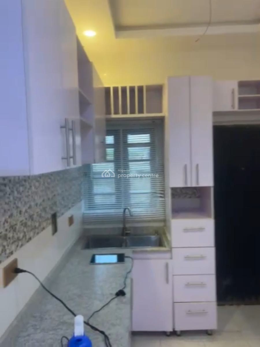 Well Maintained 2bedroom Flat, Alatinse, Bogije, Ibeju Lekki, Lagos, Flat / Apartment for Rent