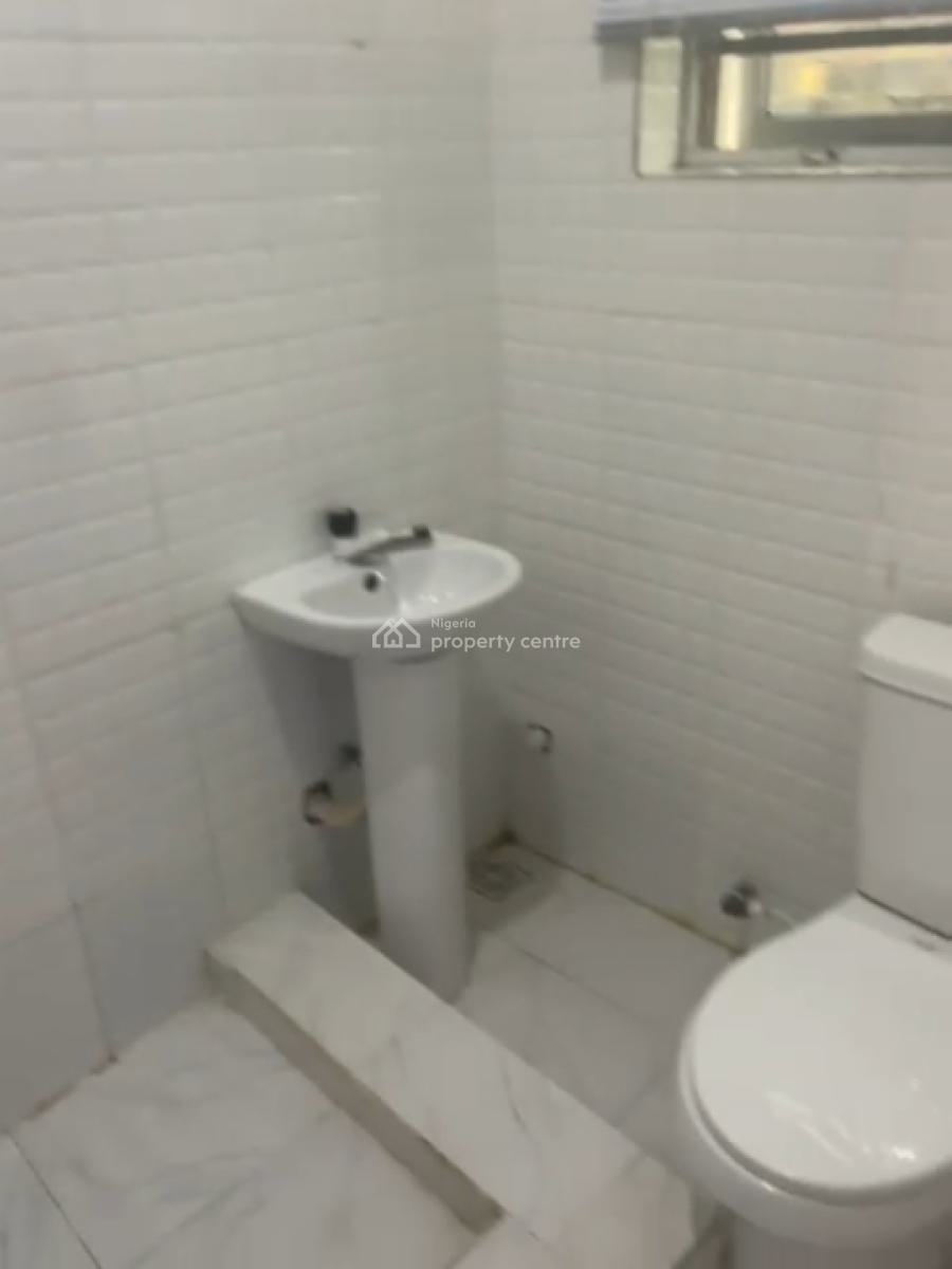 Well Maintained 2bedroom Flat, Alatinse, Bogije, Ibeju Lekki, Lagos, Flat / Apartment for Rent