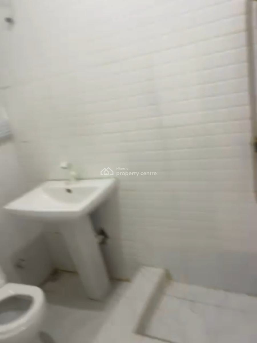 Well Maintained 2bedroom Flat, Alatinse, Bogije, Ibeju Lekki, Lagos, Flat / Apartment for Rent