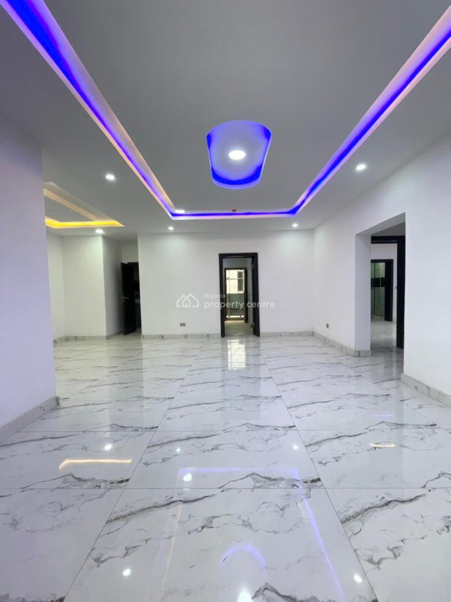 2/3 Bedroom Apartment, Lekki Phase 1, Lekki, Lagos, Flat / Apartment for Sale