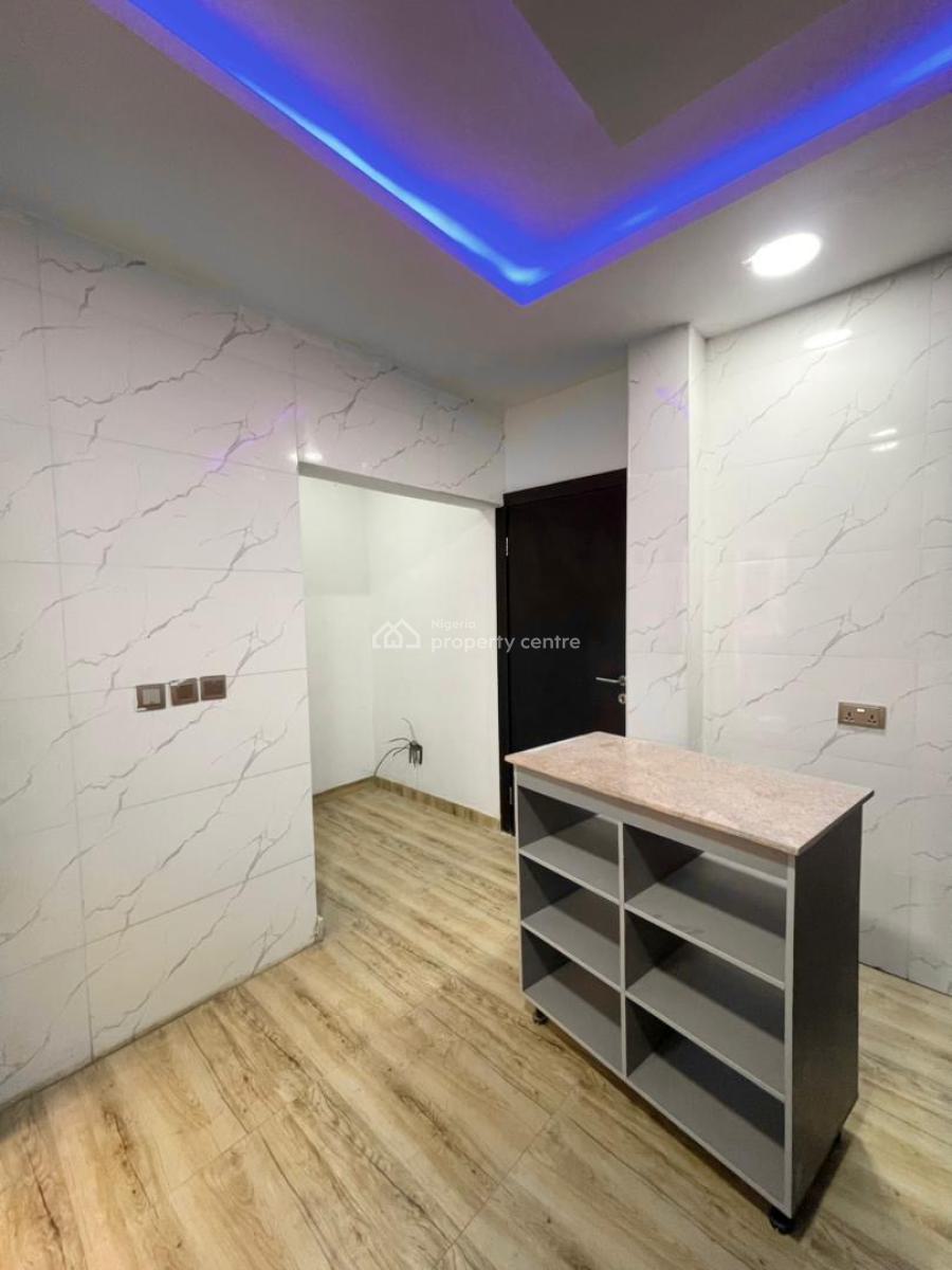 2/3 Bedroom Apartment, Lekki Phase 1, Lekki, Lagos, Flat / Apartment for Sale