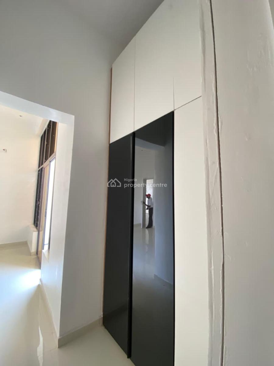 3 Bedroom Apartment, Lekki Phase 1, Lekki, Lagos, Flat / Apartment for Sale