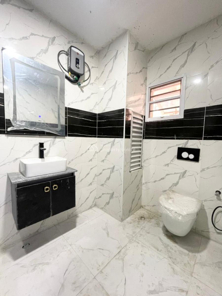 Luxury 2 and 3 Bedroom Apartments with Pool & Elevator, Lekki Phase 1, Lekki, Lagos, Flat / Apartment for Sale